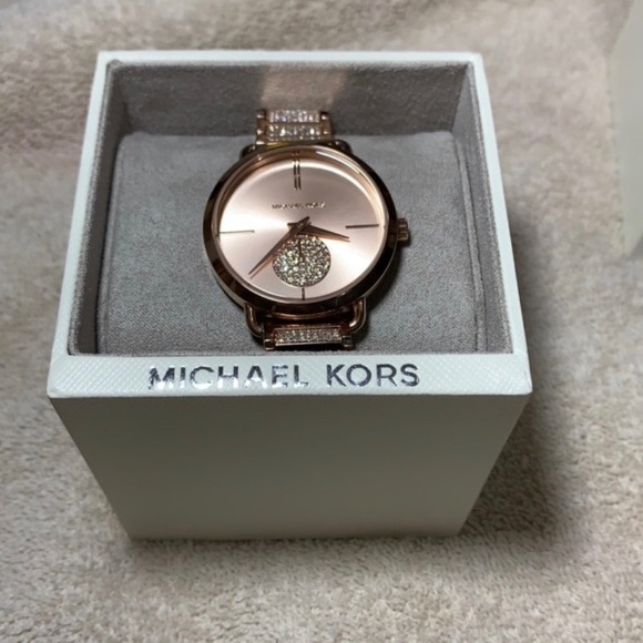 MK rose gold watch - Picture 3 of 5
